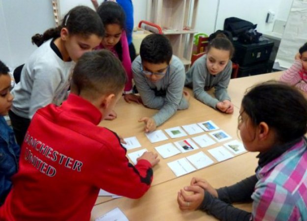 Un atelier mené par l'association "Enquête" en milieu scolaire Un atelier mené par l'association "Enquête" en milieu scolaire