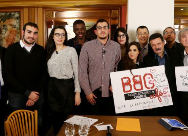 L'équipe et les invités du Bondy blog café le 13 janvier L'équipe et les invités du Bondy blog café le 13 janvier