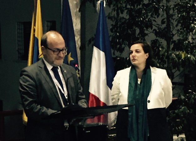 Rémy Rioux, directeur général de l'Afd et Emmanuelle Cosse, ministre du logement, à Quito. Photo : Wael Sghaier Rémy Rioux, directeur général de l'Afd et Emmanuelle Cosse, ministre du logement, à Quito. Photo : Wael Sghaier