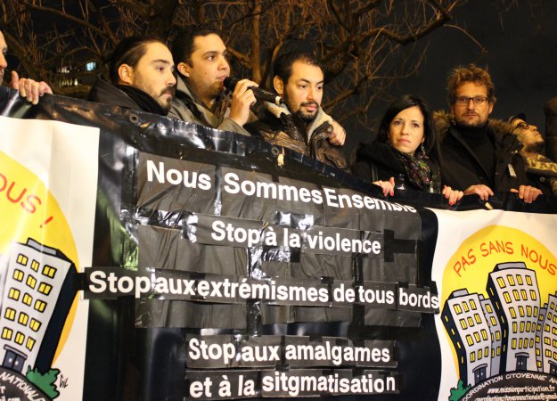 Quelques membres du collectif Pas sans nous. Photo : Sehli / Ac Lefeu Quelques membres du collectif Pas sans nous. Photo : Sehli / Ac Lefeu
