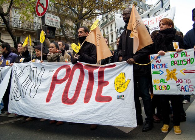 Selon les organisateurs, 25 000 personnes ont défilé samedi à Paris contre le racisme (photo : Cosme Buxin) Selon les organisateurs, 25 000 personnes ont défilé samedi à Paris contre le racisme (photo : Cosme Buxin)