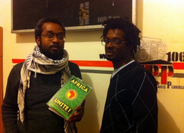 Max Lebon (à droite) avec l'historien Amzat Boukari-Yabara Max Lebon (à droite) avec l'historien Amzat Boukari-Yabara