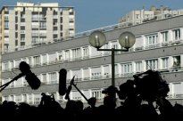 Les médias rassemblés à Argenteuil pour le déplacement de Jean Marie Le Pen pendant la campagne présidentielle de 2007.• Crédits : Yoan Valat - Maxppp