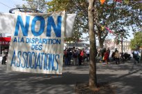 crédit: P&C, Pique-nique du samedi 21 septembre à La Villette "Non à la disparition des associations"